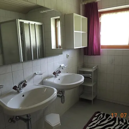 Haus Arnika ليرموس