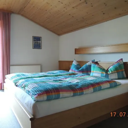 Haus Arnika Apartamento Lermoos